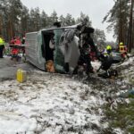 FW Lüchow-Dannenberg: Wintereinbruch sorgt für zahlreiche Notrufe in Lüchow-Dannenberg +++ Polizei registriert 15 Verkehrsunfälle im Kreisgebiet +++ Transporter kollidiert mit PKW