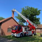 FW Celle: NABU und Celler Feuerwehr beringen Störche im Landkreis Celle