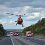 FW Königswinter: Feuerwehr rettet Frau aus Unfallfahrzeug auf der Autobahn A3 – Eine schwerst Verletzte