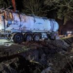 FW-ROW: Tanklastzug kippt im Trochel um