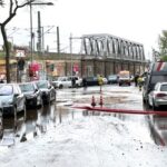 FW Dresden: Wasserrohrbruch überschwemmt Straße