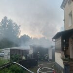 FW-DO: Garage, Gartenhaus und Motorräder werden Opfer der Flammen in Dortmund Groppenbruch