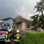 FW VG Westerburg: Einfamilienhaus brennt in Pottum – Bewohner bleiben unverletzt