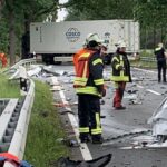 FW Lüchow-Dannenberg: +++ Schwerer Verkehrsunfall in Lüchow-Dannenberg +++ Transporter kollidiert auf B216 mit LKW +++ Fahrer erliegt vor Ort seinen Verletzungen +++