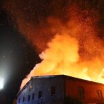 FW-SE: Feuer zerstört Wohnanlage