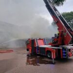 FW-OB: Brand an der Theodor-Heuss-Realschule – Feuerwehreinsatzkräfte vor Ort