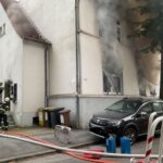 FW-DO: Ausgedehnter Wohnungsbrand im Erdgeschoss eines Mehrfamilienhauses / Glücklicherweise wurden keine Personen verletzt, das Gebäude ist unbewohnbar