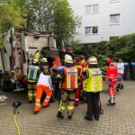 FW-E: Arbeitsunfall mit Müllfahrzeug – ein Arbeiter verletzt