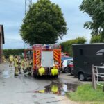 FW Tönisvorst: Brennender Misthaufen löst Großalarm für die Feuerwehr aus.