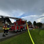 FW Hüllhorst: Wohnhaus Dachstuhlbrand in der Gemeinde Hüllhorst