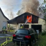 FW Gäufelden: Doppelgarage in Flammen: Großeinsatz in Öschelbronn