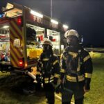 FW Sonsbeck: PKW-Brand in Scheune – Brandausbreitung verhindert