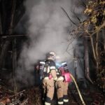 FW Stuttgart: Brand einer Gartenhütte