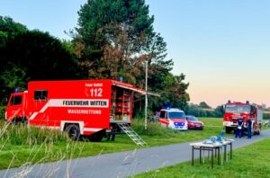 FW-BO: Schwimmer entdecken PKW in der Ruhr – Abendlicher Feuerwehreinsatz in Stiepel