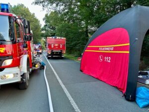 FW Hünxe: Dachgeschoss eines Wohnhauses in Vollbrand