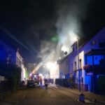 FW LK Neunkirchen: Dachstuhlbrand in den frühen Morgenstunden