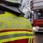 FW-Heiligenhaus: Küchenbrand in Mehrfamilienhaus