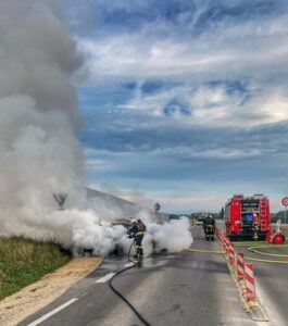 FW Allensbach: B2 PKW Brand außerorts