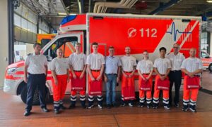 FW Bremerhaven: Erster Lehrgang zur Berufsausbildung von Notfallsanitäterinnen und Notfallsanitätern bei der Feuerwehr Bremerhaven gestartet