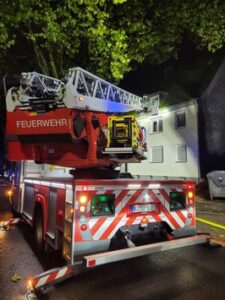 FW-BO: Feuer mit Menschenleben in Gefahr