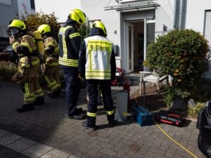 FW Wachtberg: Rauchender PV-Akku in Wachtberg-Niederbachem