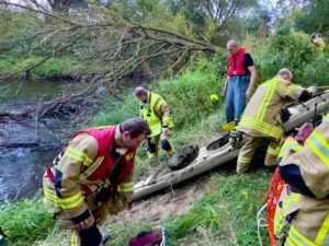 FW-OLL: Kajakfahrer durch Feuerwehr gerettet – Strömung zu stark (KORREKTURMELDUNG Bildänderung)