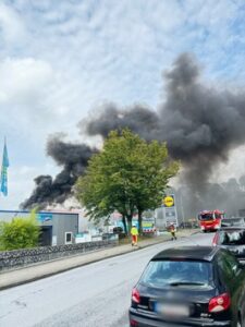 FW-Erkrath: Zwei Brandeinsätze am Dienstag forderten die Feuerwehr Erkrath