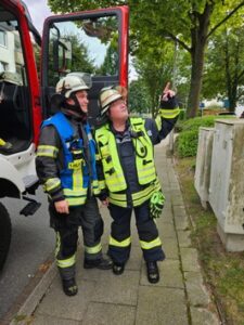 FW-EN: Wetter – Person hinter verschlossener Wohnungstür und Heimrauchmelder