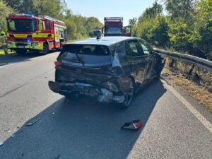 FW Ratingen: Verkehrsunfall BAB 44 mit drei beteiligten PKW