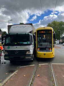 FW-MH: Verkehrsunfall Zeppelinstraße