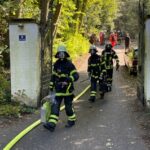 FW Königswinter: Heißwassergerät brennt im Keller eines Hauses in Königswinter