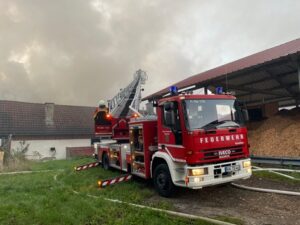 KFV Bodenseekreis: Feuerwehr löscht Großbrand