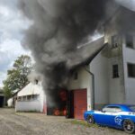 FW-MK: PKW Brand im Gebäude