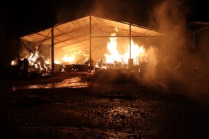 FW Gangelt: Brand einer Strohhalle in Breberen