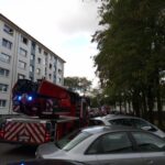 FW Düren: Feuer im Mehrfamilienhaus – Menschenleben in Gefahr