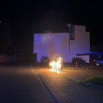 FW Xanten: Brand zweier Mülltonnen