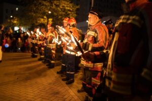 FW Norderstedt: Großer Laternenumzug in Norderstedt/ Harksheide