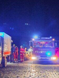 FW-KLE: Gemeinsamer Aktionstag vom Jugend-Einsatz-Team der DLRG und der Jugendfeuerwehr Kleve