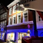 FW Celle: Falschparker behindern Feuerwehr – Einsatz in der Altstadt!