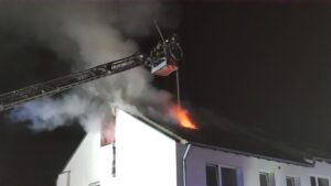 FW Celle: Aktuelle Einsatzmeldung – Wohnungsbrand!