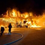 FW Hünxe: Abschlussmeldung: Halle eines Gewerbebetriebs in Vollbrand