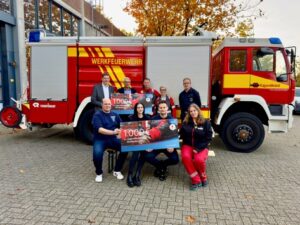 FW-OLL: „Die Jugendfeuerwehren liegen uns sehr am Herzen“ – Unternehmen EMPG überreicht großzügige Spenden an Jugendfeuerwehren