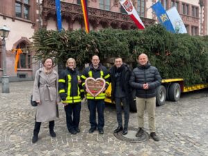 FW-F: Feuerwehr-Weihnachtsbaum „Florian“ auf dem Römerberg