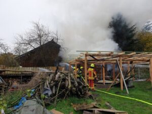 FW-RD: Wohnhaus- und Carportbrand in Timmaspe (Kreis Rendsburg-Eckernförde)