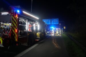 FW Ratingen: Verkehrsunfall auf der BAB 44 mit mehreren Verletzten