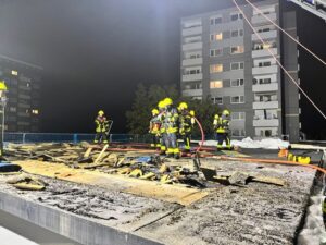 FW-F: Flachdach in Flammen – Einsatz in Frankfurt Ginnheim