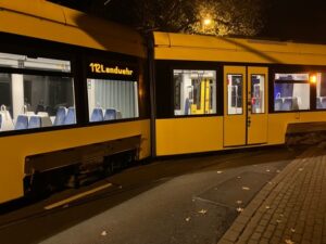 FW-MH: Straßenbahn 112 entgleist – keine Verletzten