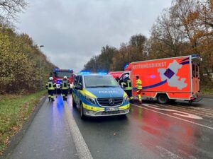 FW-EN: Verkehrsunfall mit zwei verletzten Personen