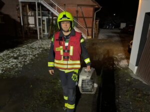 FW Flotwedel: Möglicher Kohlenmonoxidaustritt – Feuerwehr rettet zwei Katzen