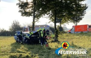 FW-MG: PKW-Unfall auf der A61 mit 2 Verletzten